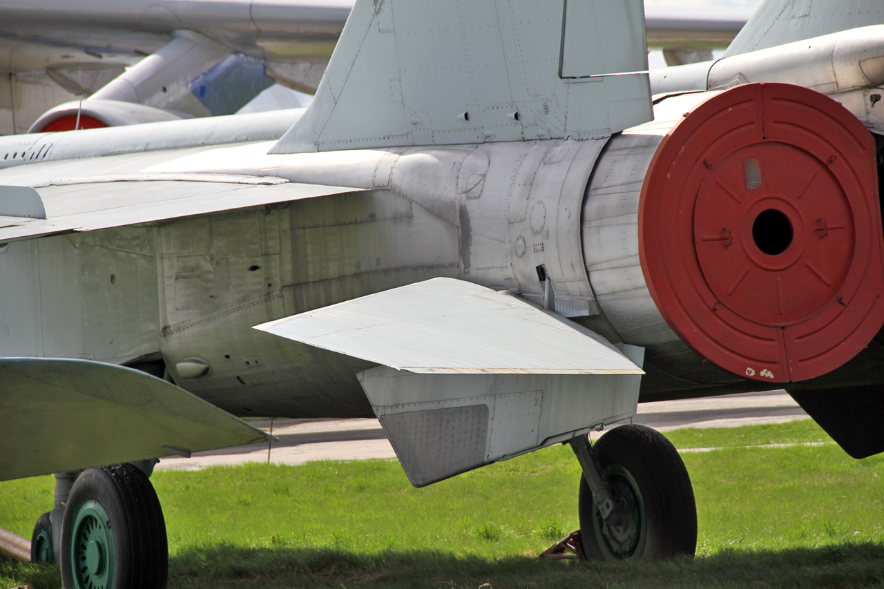 Mikoyan-Gurevich MiG-25RBT Foxbat-B - Jet & Rocket Engined Aircraft ...