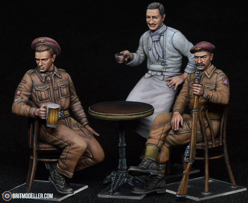 1/35 U.S. Soldiers in Cafe - Miniart