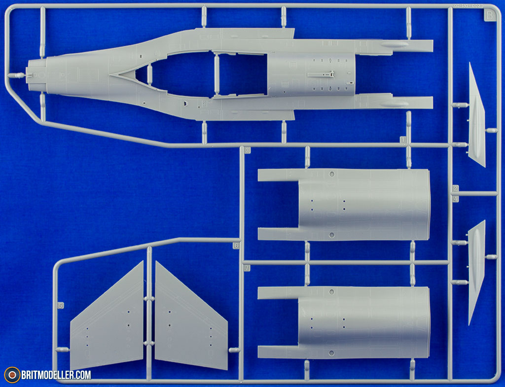 KIT F-16A com cores da FAP - Escala 1:48 - K48100 - Kiosque da