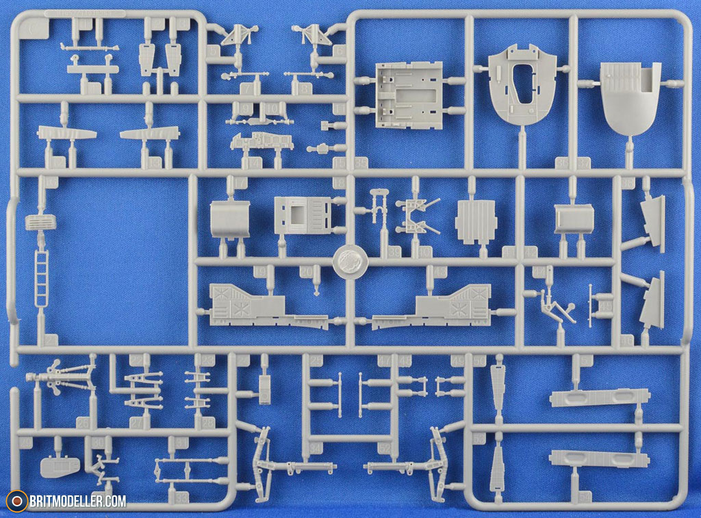 Russian Su-34 Fullback Fighter-Bomber - 1:72 Trumpeter - Kits ...