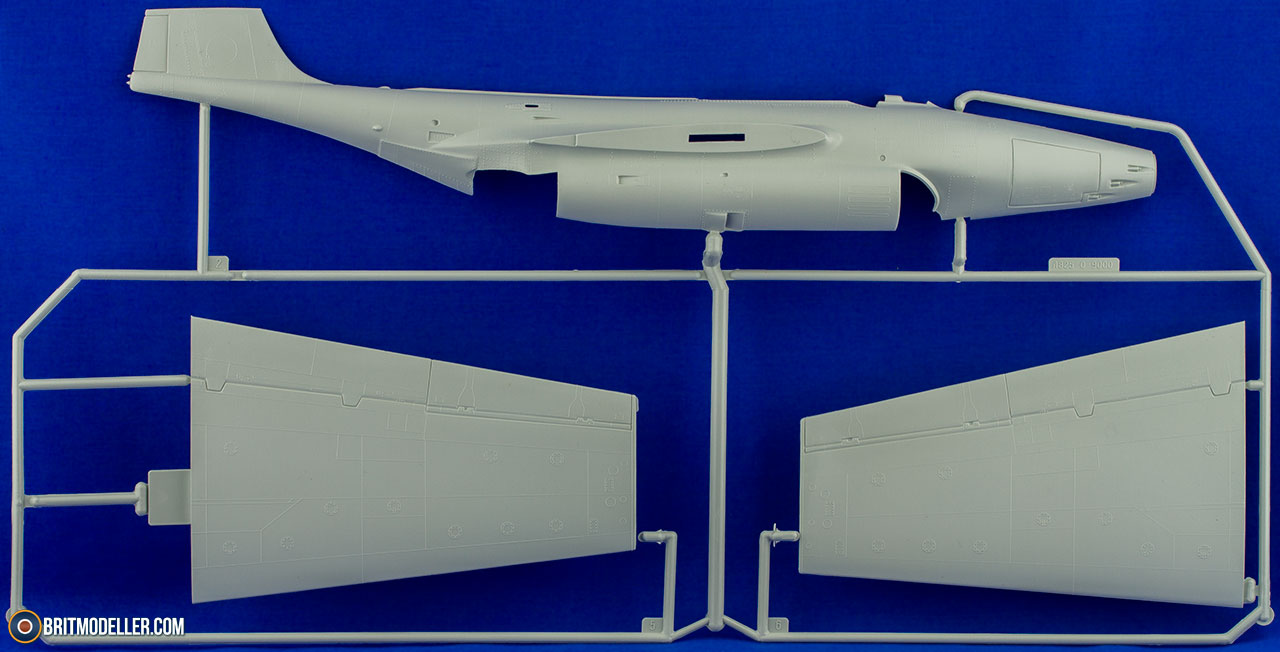 Maquette Geschenkset - Northrop F-89 Scorpion 75th Kit complet - 1/48 -  REVELL 05650