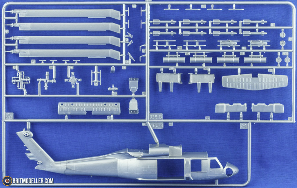 UH-60 Transport Helicopter (04976) 1:72 - Kits - Britmodeller.com