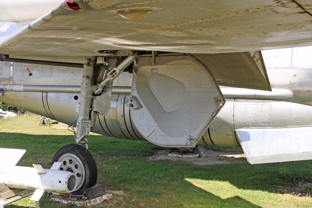 English Electric Lightning F.53 53-686 - Jet & Rocket engined Aircraft ...