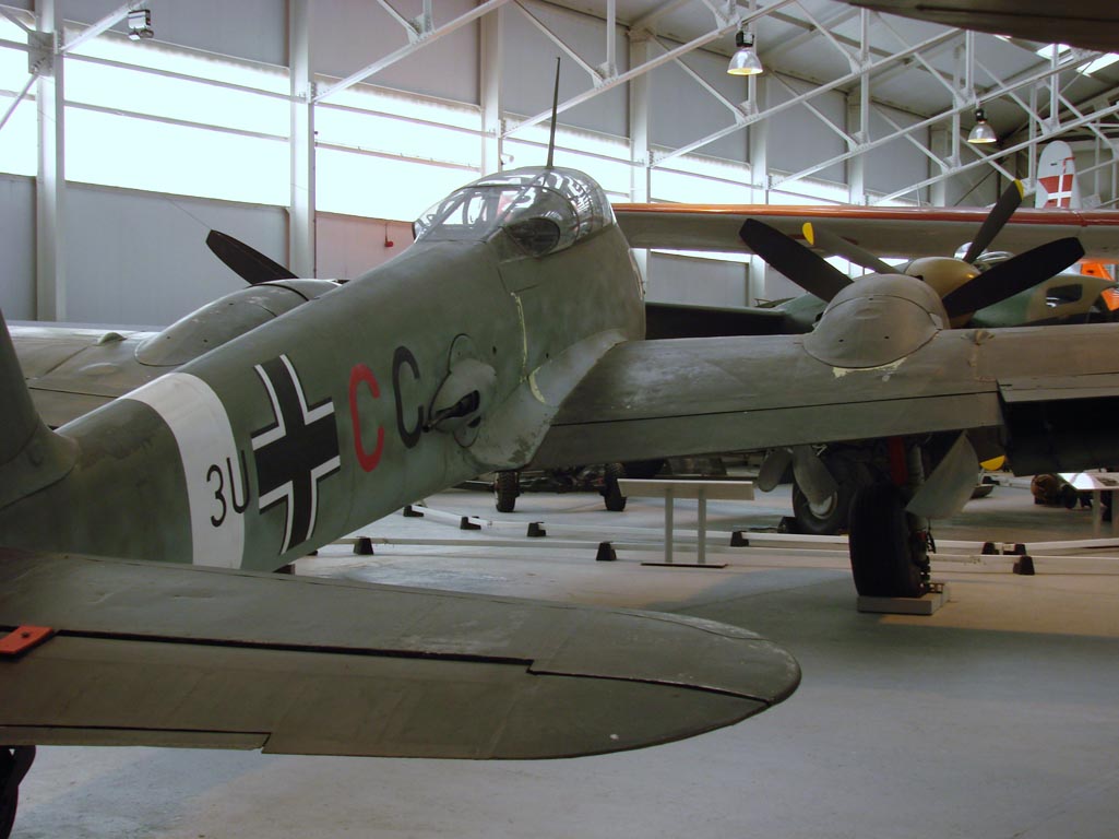 Messerschmitt Me 410 Hornisse (Hornet) - Propeller engined Aircraft ...