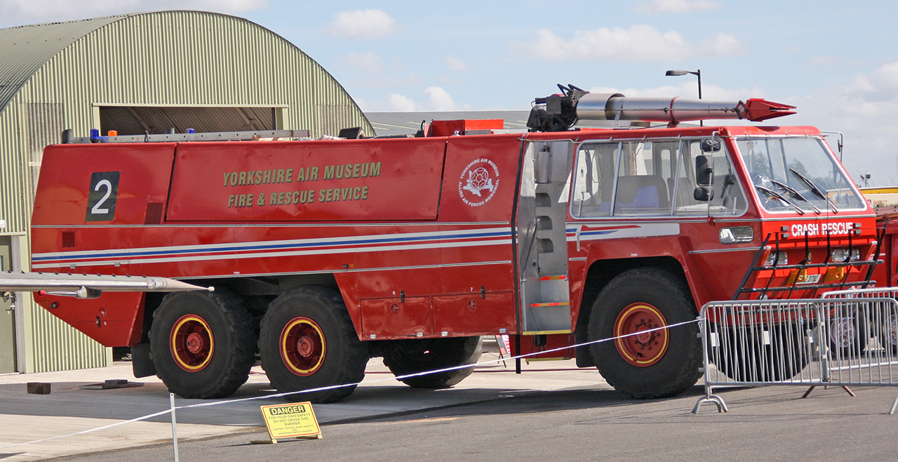 Chubb Pathfinder Airport Crash Fire Tender - Vehicle Walkarounds ...